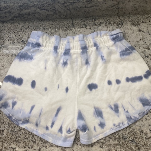 Target Universal Thread Shorts - Picture 3 of 4